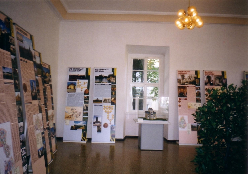 2002-08-23_19_Askanierausstellung.jpg